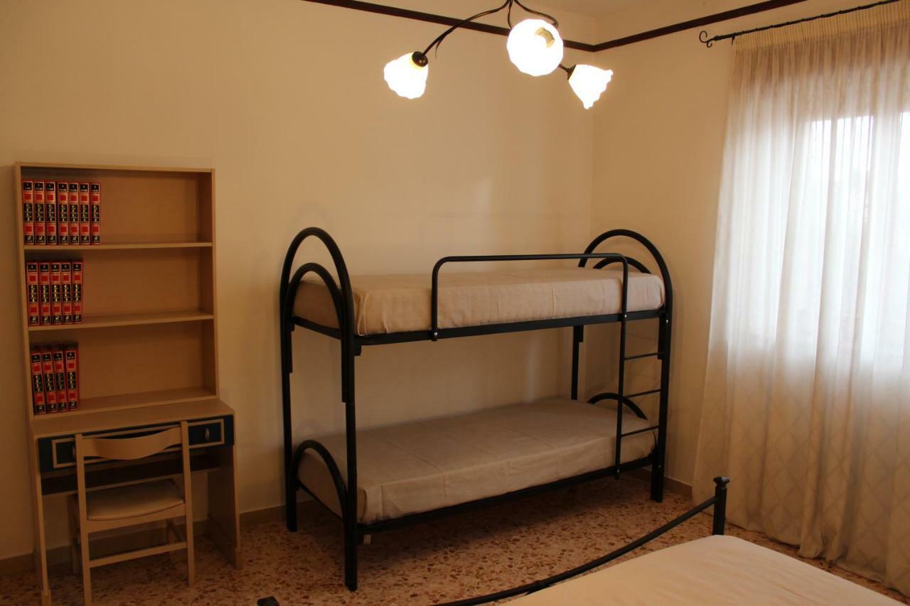 Вилла Antico Borgo Monacizzo Экстерьер фото