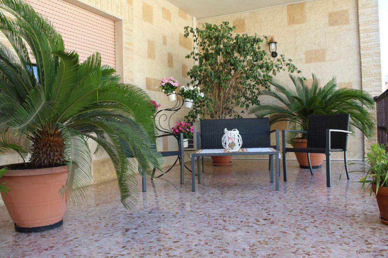 Вилла Antico Borgo Monacizzo Экстерьер фото